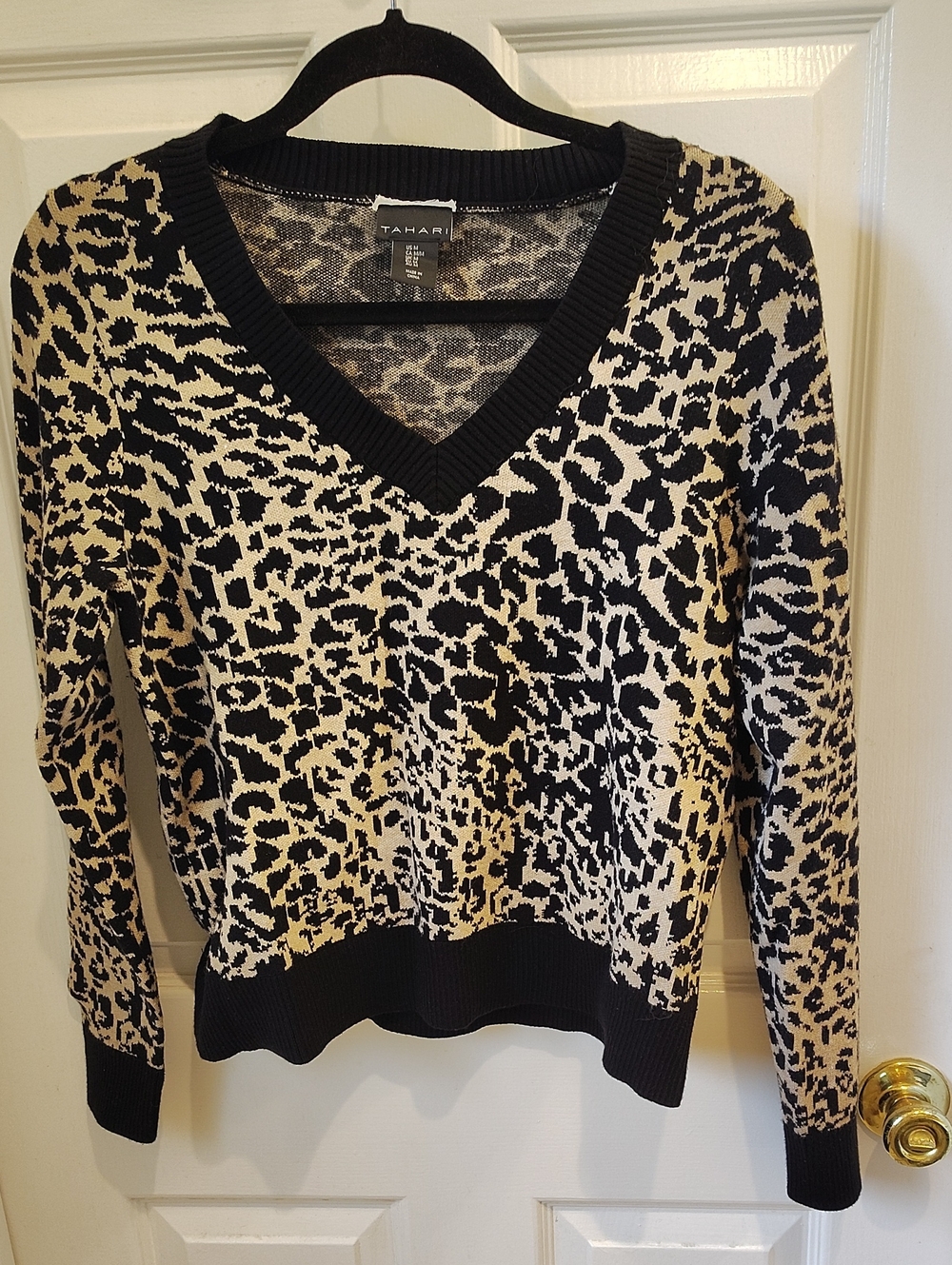 Tahari Black and Cream Animal Print V-Neck Sweater M